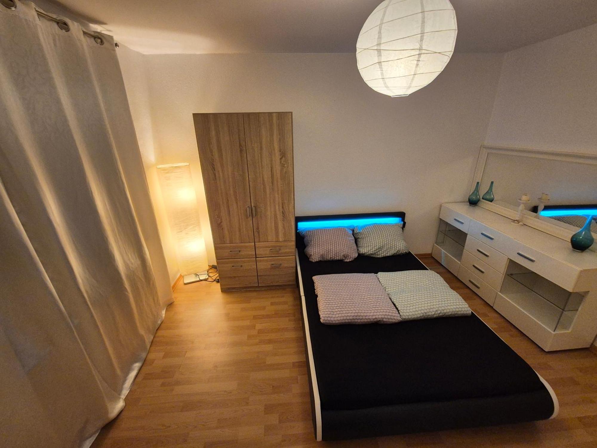 Schoene 3 Schlafzimmer Wohnung Mit 4 Dopplbetten Berlin Exterior photo